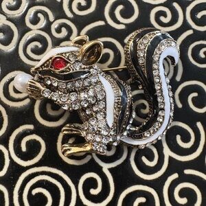Sparkling squirrel 🐿️ Brooch with Red Eye